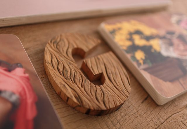 WoodLetter em Peroba